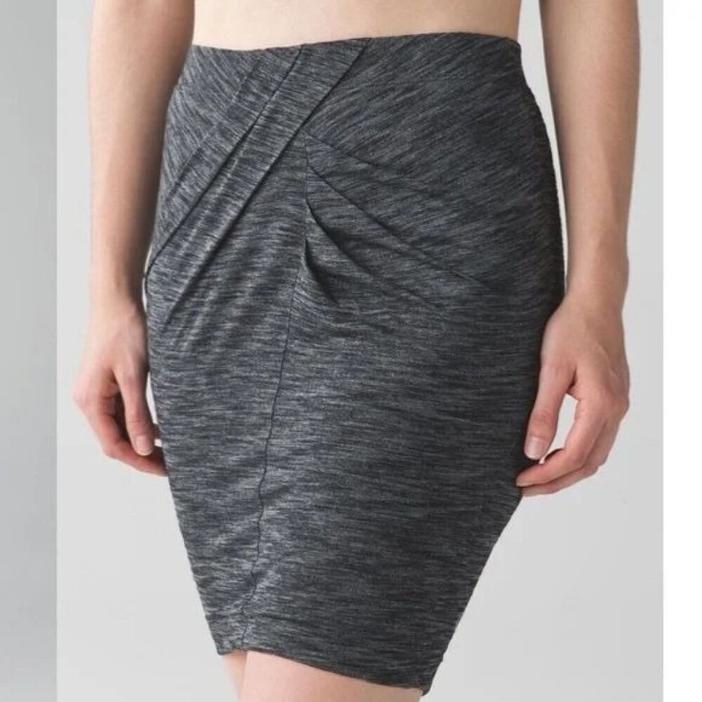 ⭐️Lululemon Size 4 Grey Heathered Yoga Haven Stretch Pencil Skirt Sweat Wicking